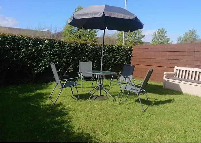 The Cozy Stay, Sleeps 6 , 2 Large Parking Spaces, Private Garden Walking Distance To Cardiff Bay And City Centre Pets Welcome